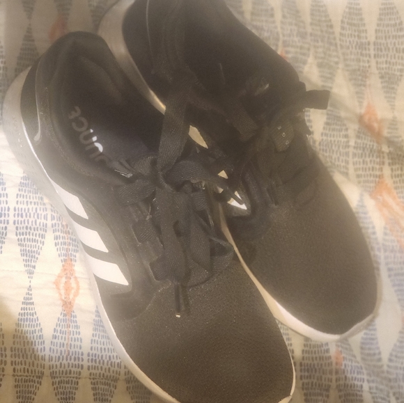 Adidas Women's Black edge running Shoes 👟 - Picture 11 of 13